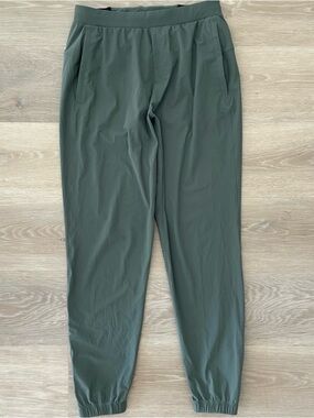 ✨ LULULEMON ✨ Olive Green Adapted State Joggers Size Small